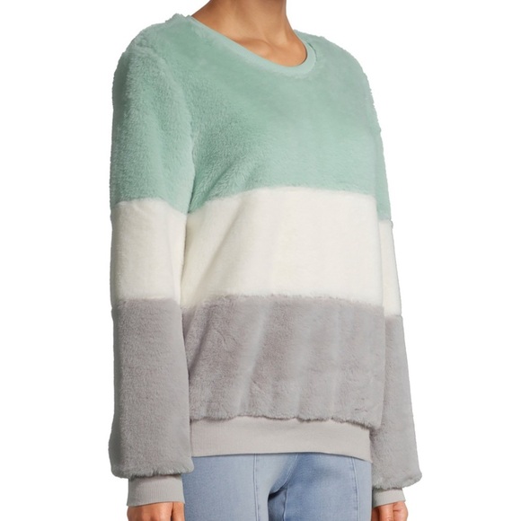 Juniors' Fuzzy Colorblocked Pullover - Picture 5 of 6